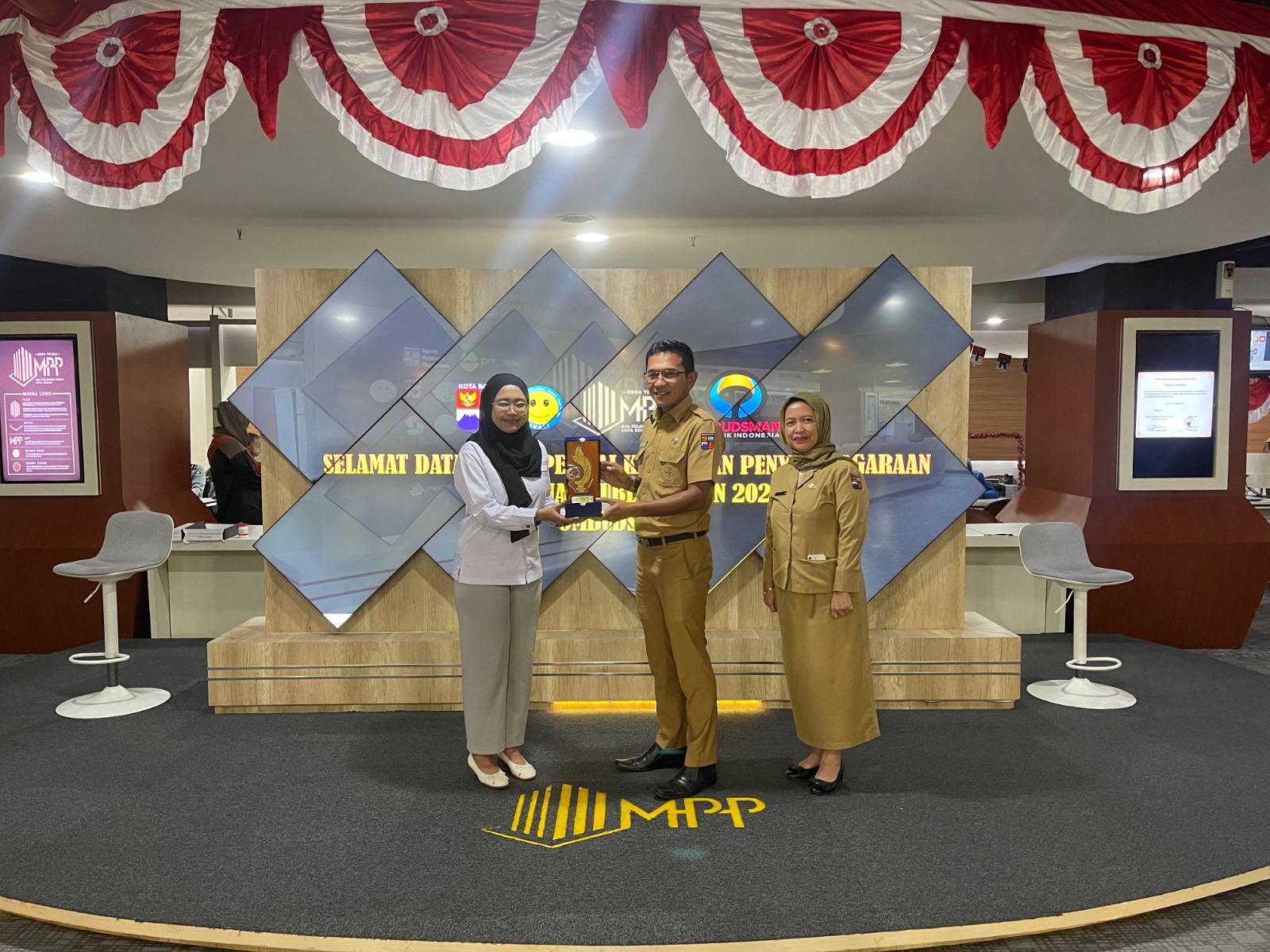 Thumbnail [100%x225]