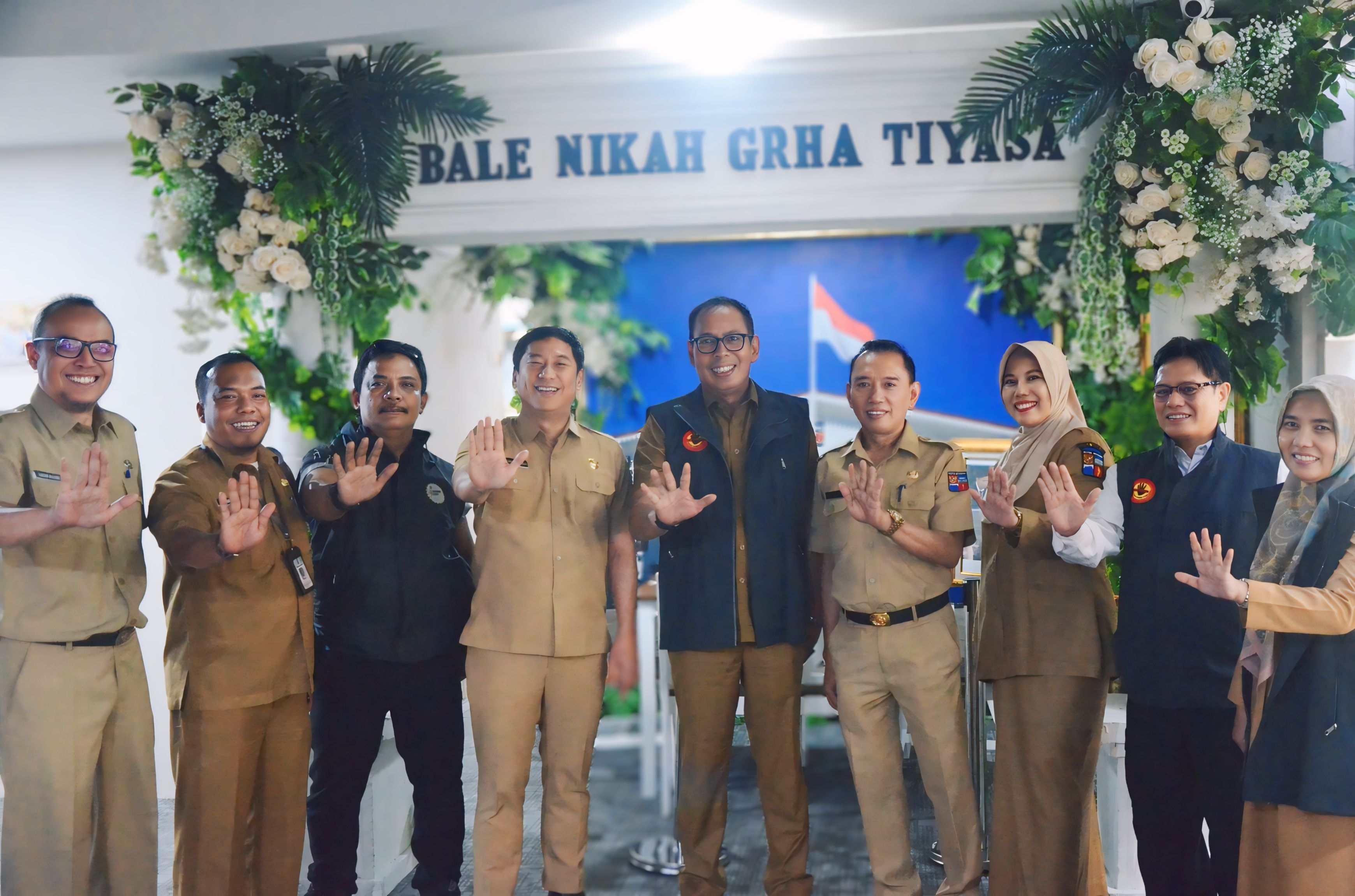 Thumbnail [100%x225]